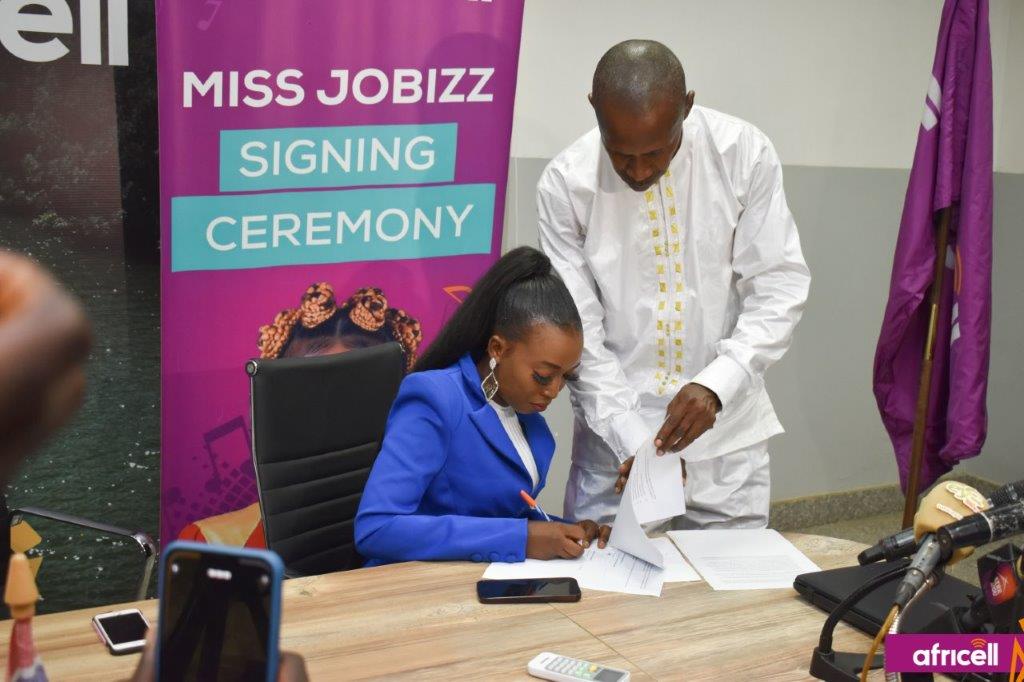 AfricellGM's tweet photo. New #AfricellGM Brand Ambassador Alert ๐จ
We are proud to announce that #MissJobizz has joined the Africell family. She is a very talented musician and we are excited to be part of her journey. Check out the beautiful pictures from her signing ceremonyโ https://t.co/n08Mg6Lpfq