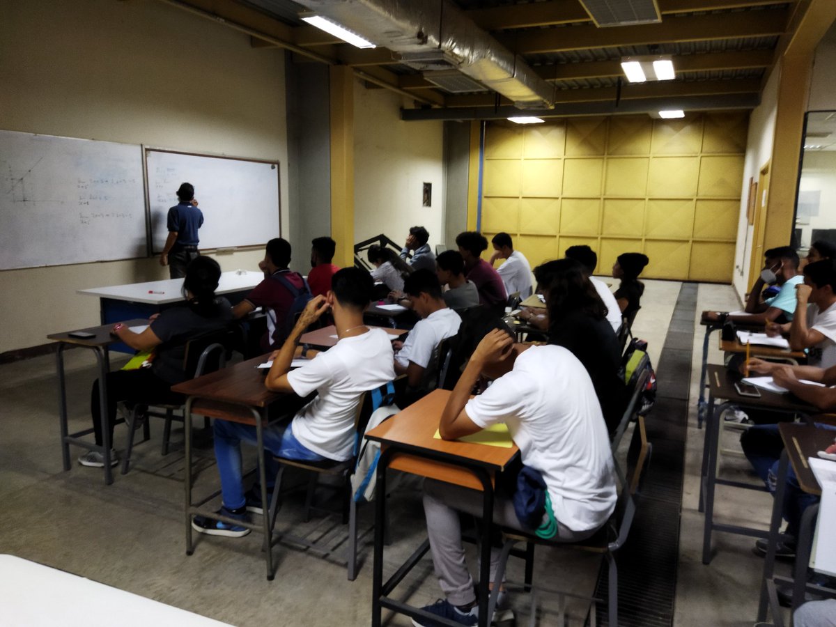 CreacionI_UPT_A's tweet photo. #19Septiembre Inicio de actividades académicas en los PNF de Mecánica y PNF Mantenimiento de la @UPTAragua formando a los futuros profesionales del país. @BettysMunoz @mppeduniv @TibisayLucena8 @opsuVzla https://t.co/6VBg265SSJ