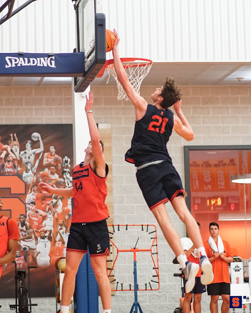 Cuse_MBB's tweet image. Competing 🤜🤛