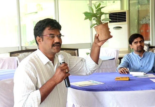 AugustienAuguss's tweet photo. Learnt many things in this 2-days bootcamp. Had a wonderful,meaningful,valuable sessions which made us to review our I-E journey. Thankyou @DrShantaThoutam madam @teamTSIC @AnnieVijaya, Your efforts will definitely pay off
@KTRTRS 
 #innovatorintelangana
SRIJA GREEN GALAXY https://t.co/KCtPKWI4k4