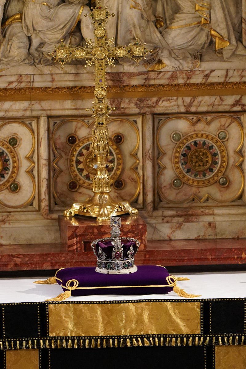 The Instruments of State; the Imperial State Crown and the Orb and Sceptre have remained with Her Majesty’s coffin. At the Committal Service, they were placed on the High Altar at St George's Chapel.