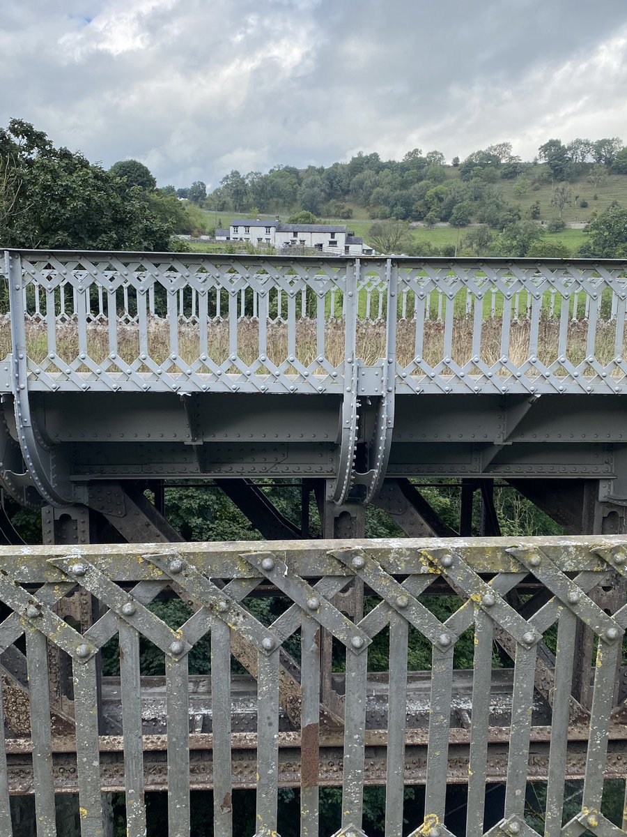 seaparkin's tweet photo. Riveting
Two viaducts at Millers Dale one a trail the other with wildflowers #landscape #wildcorridor #derbyshire #gowild #peakDistrict #PDNP https://t.co/tTCfxkgKR9