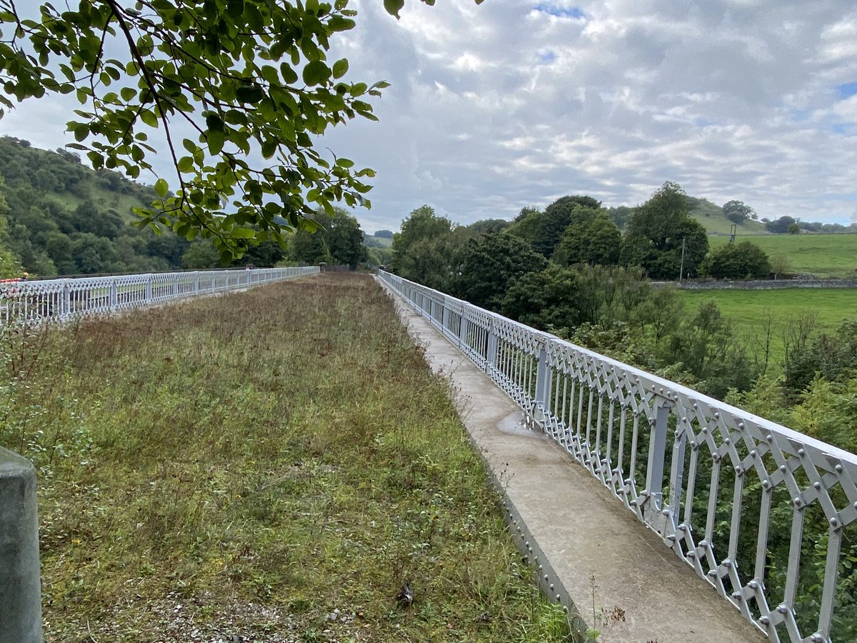 seaparkin's tweet photo. Riveting
Two viaducts at Millers Dale one a trail the other with wildflowers #landscape #wildcorridor #derbyshire #gowild #peakDistrict #PDNP https://t.co/tTCfxkgKR9