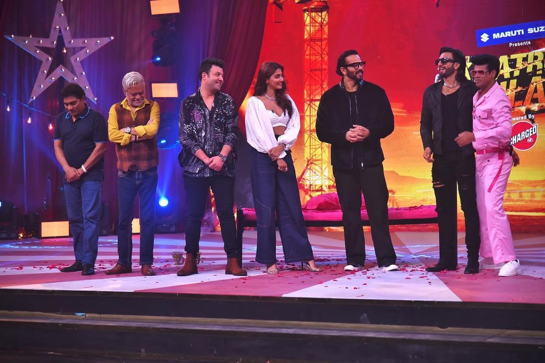 Did a bunch of crazy and entertaining things with this lot of crazy and entertaining humans. ❤️ 

#Cirkus2022 
<a href="/iamrohitshetty/">Rohit Shetty</a>