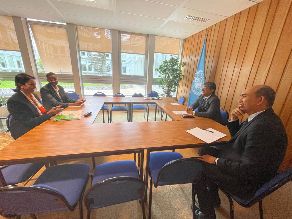 VishalVSharma7's tweet photo. Discussed Science sector issues regarding funding, Human Resources covered by the #FACommission with ADG Science Ms. Shamila Nair-Bedouelle. Shared with her the concept of InnovativeHR. #EB215 #FAComm https://t.co/xWF73uG8d9