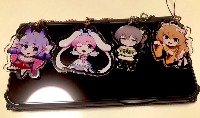 iPhone12 Pro Maxだとこう
邪魔すぎない想像通りのサイズで嬉しい 