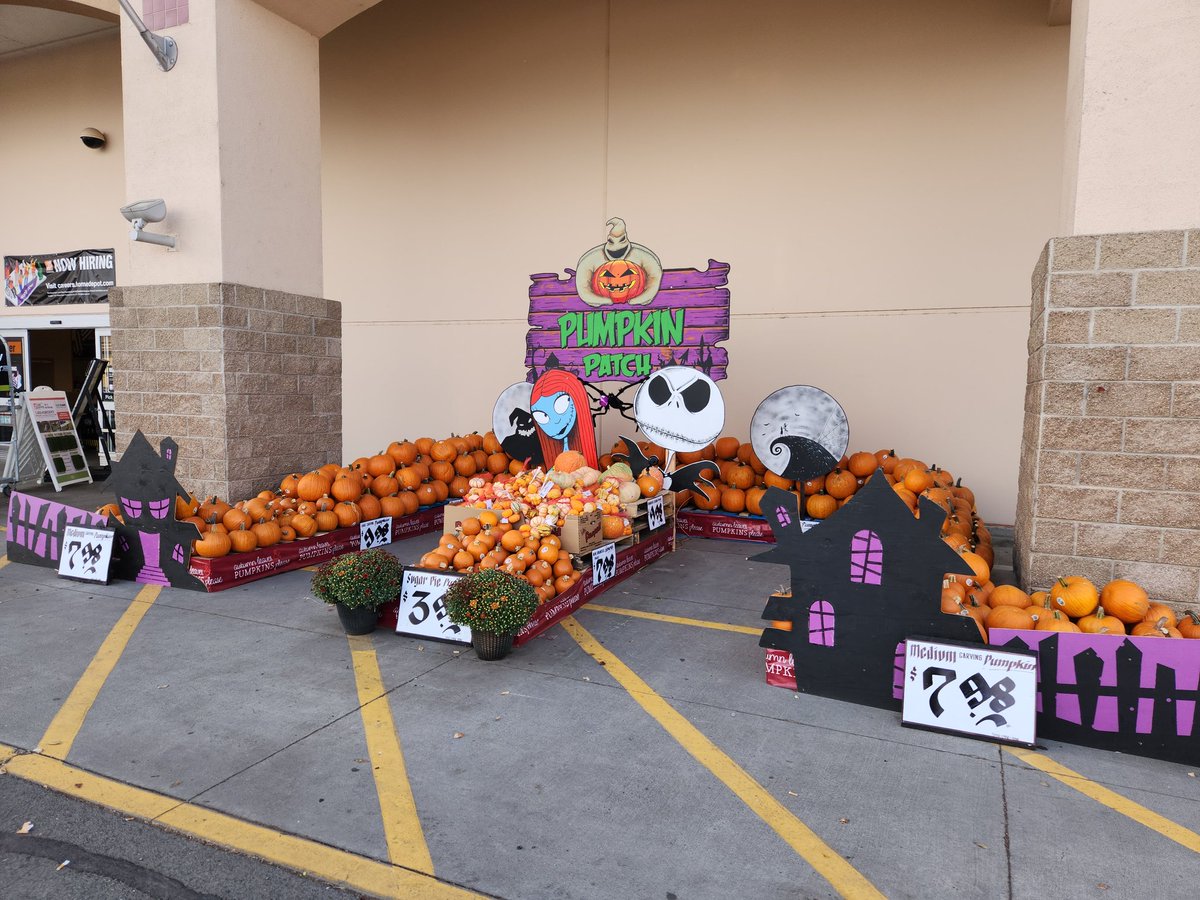 Pumpkins are here @ #6688StanfordRanch @JamieB_THD @Tina_Colada_81 @jordan_e6688