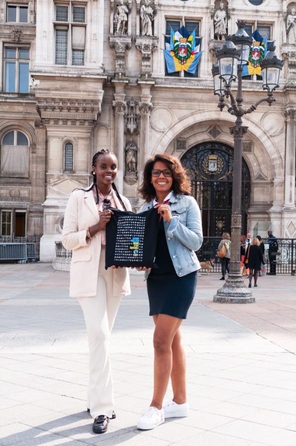 Fairtrade_CEO's tweet photo. Paris is a Fairtrade city!

Thank you, Deputy Mayor @AudreyPulvar for committing to Fairtrade bananas and cocoa for the city of Paris. 

Together with partner cities such as Paris we can truly make a difference and deliver a fairer future for all!

#TheFutureIsFair https://t.co/qN44wUMQZ6