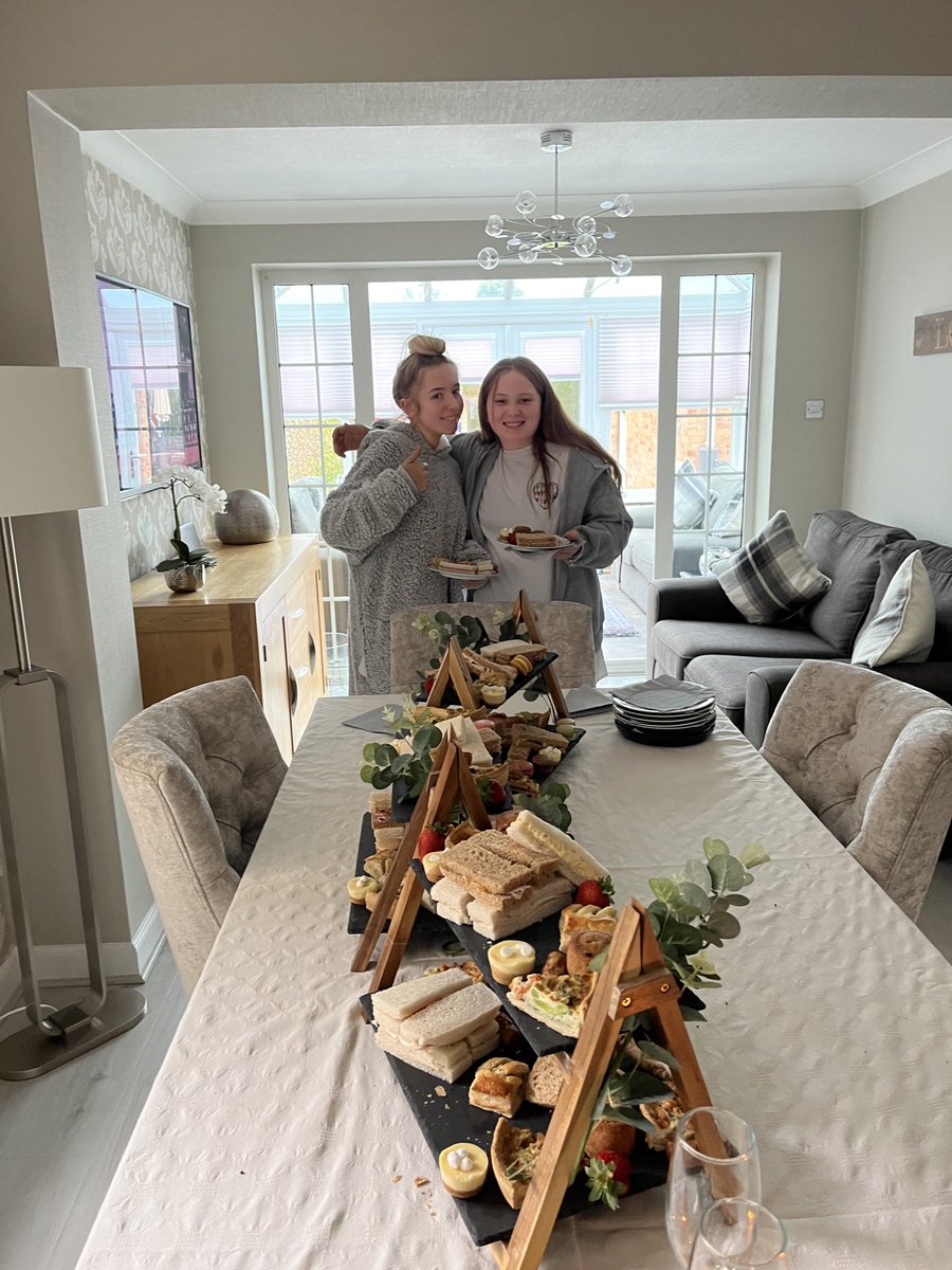 rugbyslave's tweet photo. Afternoon tea just like the queen would have liked! #RIPHRH https://t.co/KCSTvzcdUQ