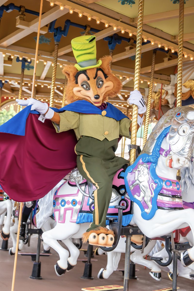 白馬に乗るフェロー様