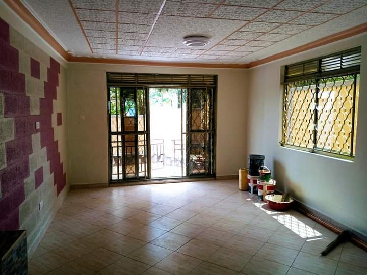 DanidoProperty's tweet photo. Brand New 🆕 Flat House up for sale in Seguku_katale_Entebbe road::3bedrooms_2bathrooms_Terrace seated on 40ftby60ft asking price 190millions_Ugx negotiable (Agreement sale)call on https://t.co/3oc8RyuV6Y
