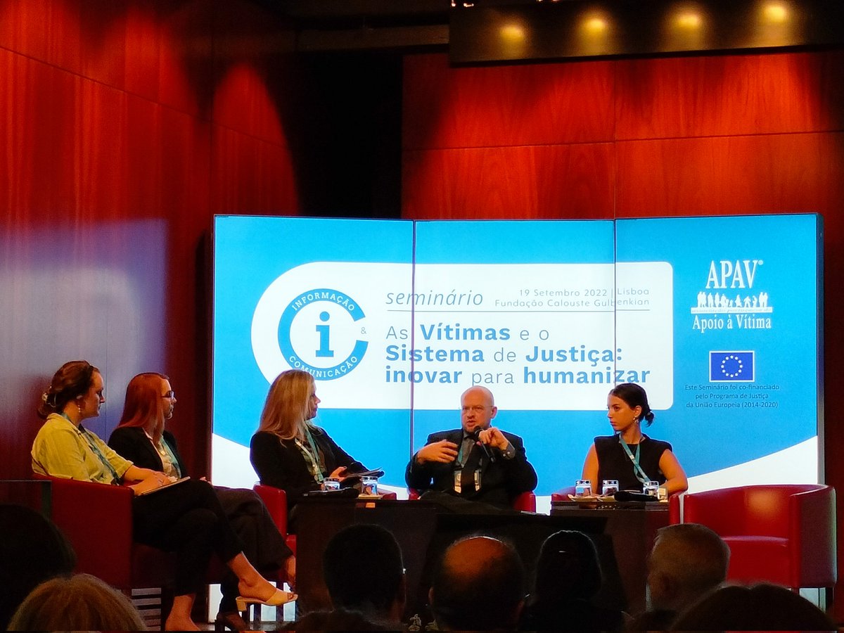 VictimSupportEU's tweet photo. VSE Executive Director Levent Altan presents the #FYDO - Facility Dogs Europe - project at the Infovictims III final project conference in Lisbon 🇵🇹

Special thanks to @APAV_Online for hosting this inspiring event!

#infovictims #FacilityDogsEurope https://t.co/oPw0LoEz1I