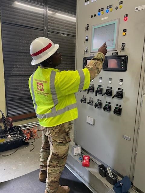 USACEHQ's tweet photo. Soldiers of the 249th Battalion - Prime Power conduct an assessment of the back-up generator at The Adults University Hospital in San Juan, Puerto Rico, Sept. 16. @AtlantaCorps @JaxStrong #Fiona 1/2 https://t.co/0HYOMw9TWX