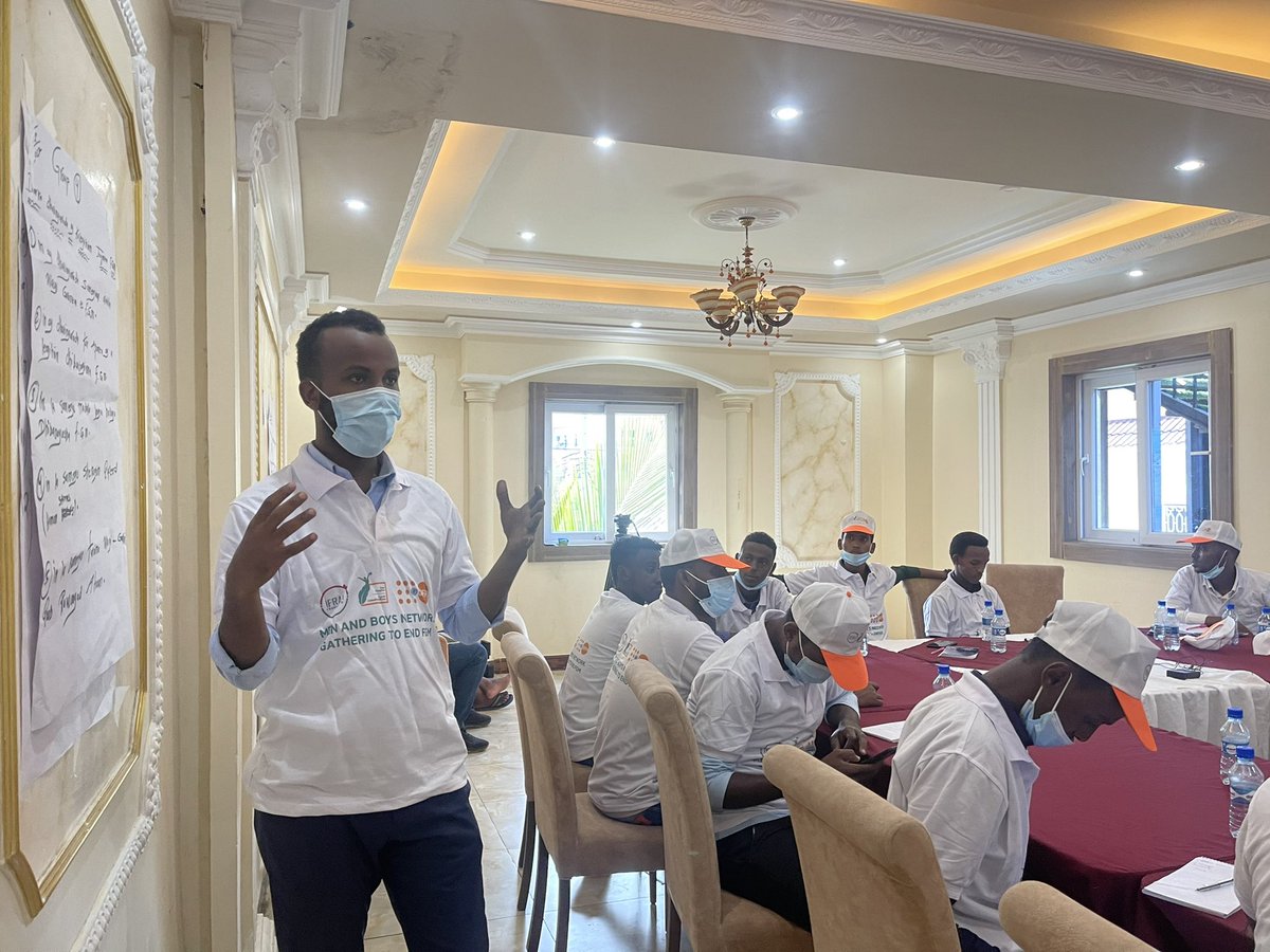 HassanIstiila's tweet photo. Group discussion session: Event participants are presenting important points that could lead the eradication of FGM in #Somalia. @IfrahFoundation @UNFPA_SOMALIA @GMCEndFGM @GPtoEndFGM @DearDaughterC https://t.co/76NG4uovaq