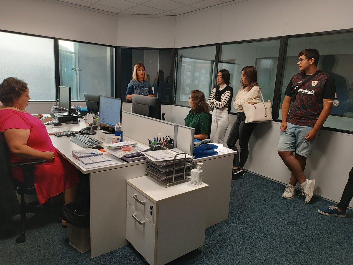 AdgBidebieta's tweet photo. Presentación primer Reto de Administración y Finanzas. ¿De qué se tratará? Eskerrik asko in&amp;out consulting eta La Gilda del Norte https://t.co/3N4QBd0rIk