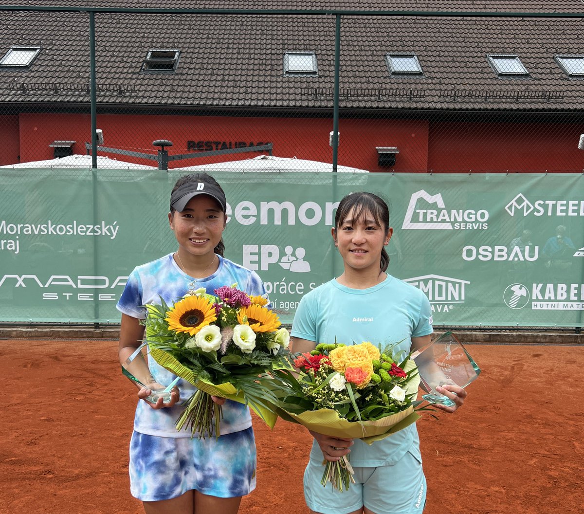 misakinonichijo's tweet photo. 🥈W25 Frydek Mistek(チェコ共和国) ダブルス準優勝🥈

また勝ちきれず…悔しい😭😭
3大会組んでくれてありがとう😃 https://t.co/VH9H86SRhU