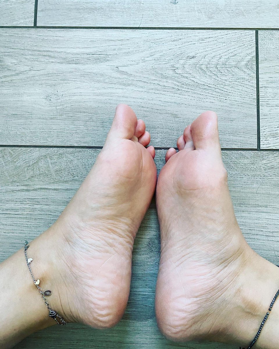 HappyFeetFans's tweet photo. Relax and take your time… #relax #feet #feetmodels #feetfetishgang #passion #onlyfans #onlyfansgirl #instagood #askme #happyfeet https://t.co/mL6aS8RfJy