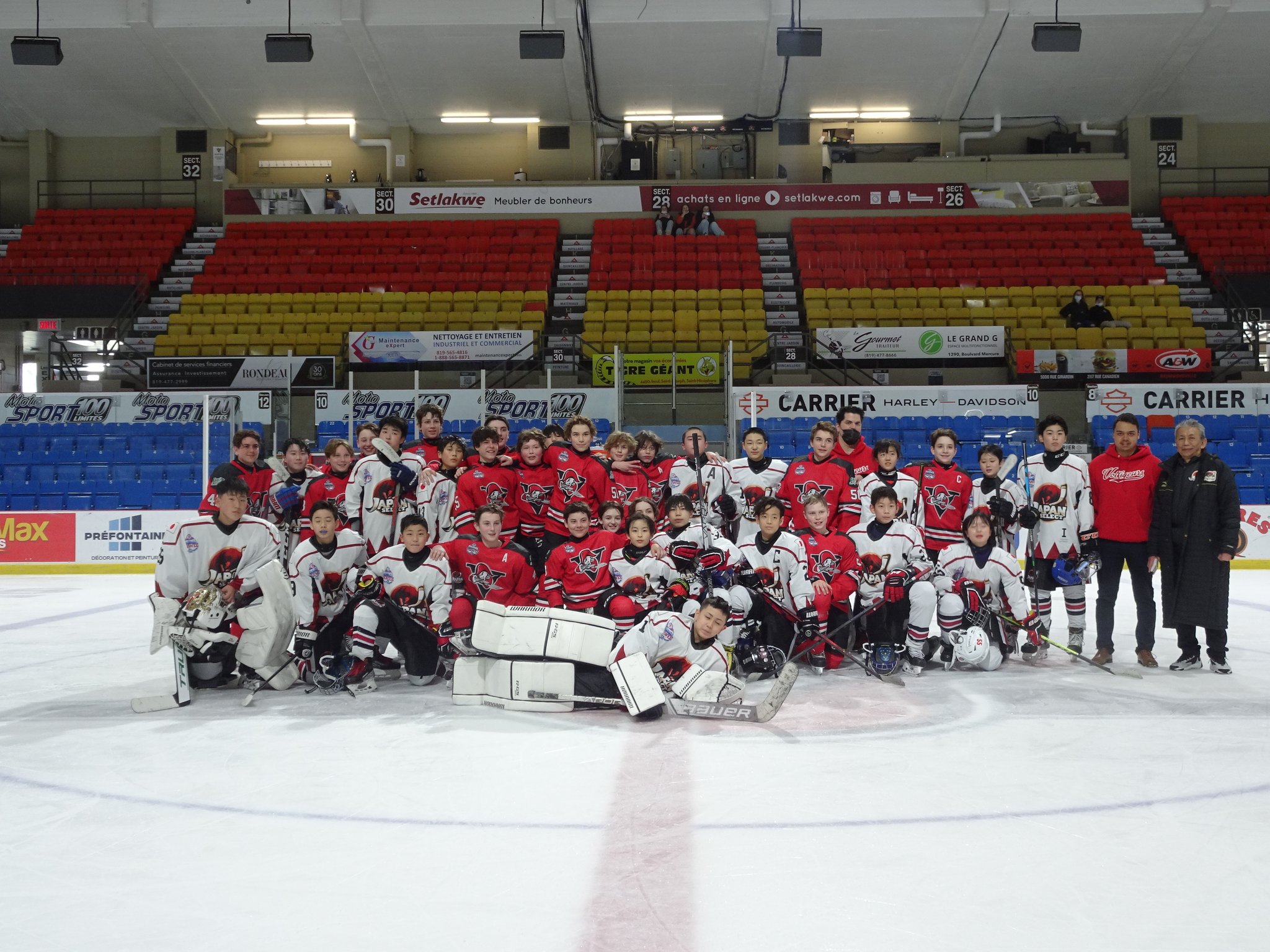 ジャパン セレクト Japan Select U12 U15 厳しい戦いが続く Day 5 ダブルヘッダー2試合目の相手は ケベックのトップエリートリーグであるaaaで9位 25チーム中 の Cascades Elites a でした T Co Zm5kjcrqhs アイスホッケー