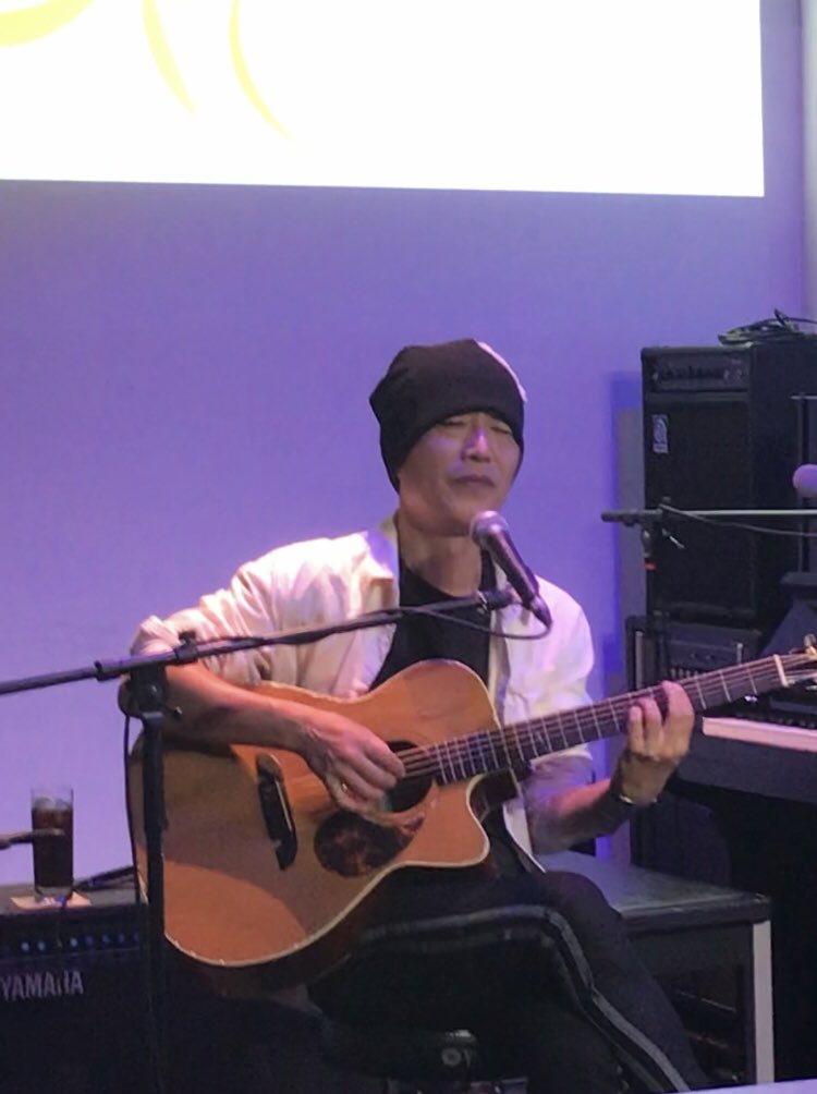 4xSGm8sBowpYL2M's tweet photo. 藤が丘
#MoonStone
916(金)の LIVEの
余韻に浸ってた
三連休でした〜(笑)
一度聴いたら虜に
なってしまう
渋い大人のブルースROCK
ピアノ🎹披露も素敵でした
次回もお待ちしてます😎
#SENOKEN
#藤が丘LIVEHOUBAR
#ブルースROCK https://t.co/5X4fq7J6G3