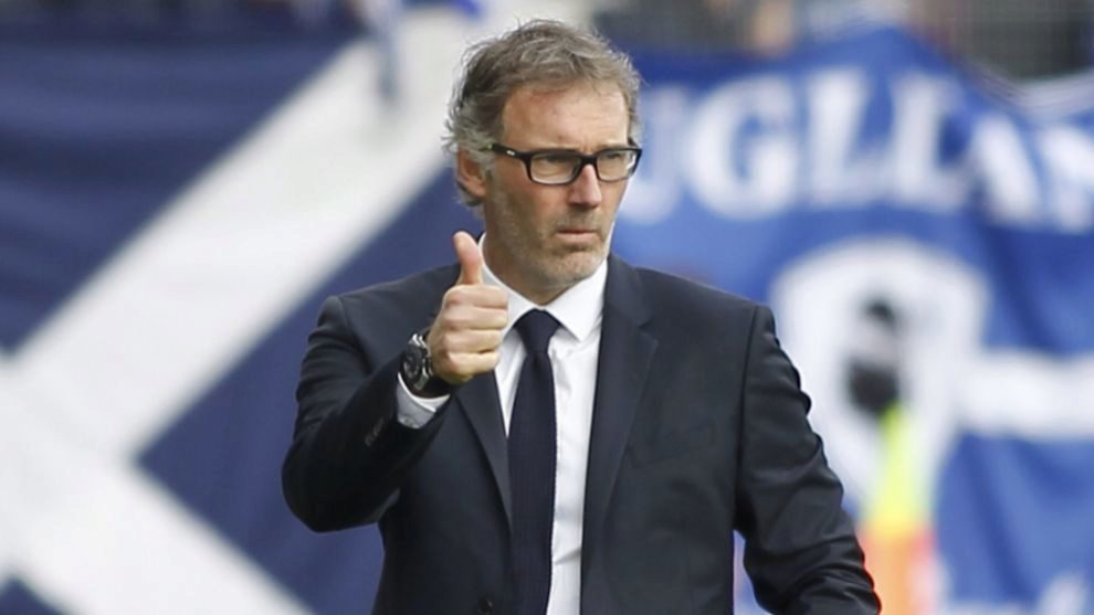 Rafa Benítez y Laurent Blanc. Dos grandes opcionados para estar en el banquillo de Olympiacos y dirigir al equipo. ¿Opiniones?
Dato: -Rafa Benítez dirigió a James Rodríguez en Real Madrid y Everton. No le fue nada bien al colombiano.
- Blanc, dirigió el cafetero en Al-Ryyan.