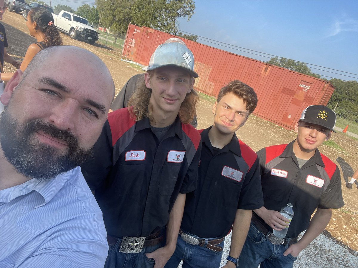 EVHSAuto's tweet photo. It was so awesome to be a part of the groundbreaking of our Future Ready Center, September 14, 2022. We can’t wait to see this Finished! #CTEautomotive #CTE #EVHS #futurecareers https://t.co/HAvGInWICK