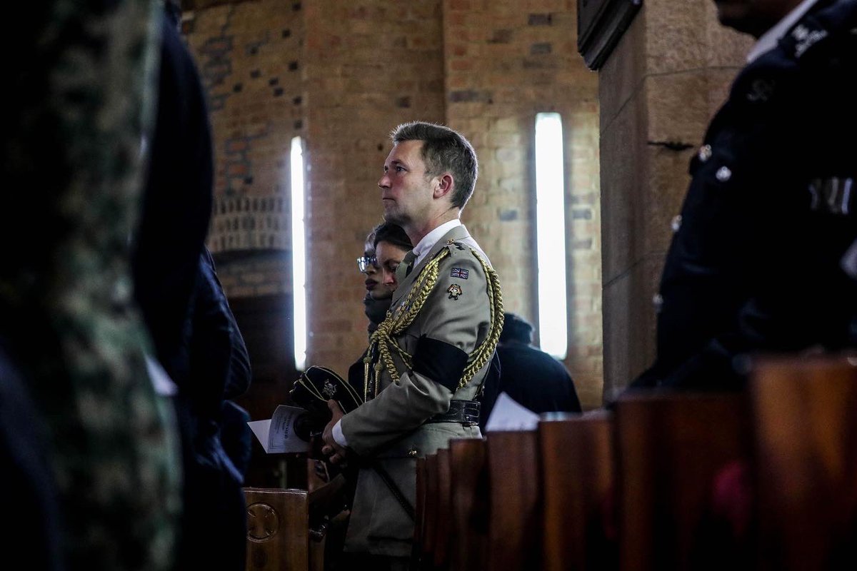 A member of the British armed forces attends a special commemorative service in honour of Her Majesty Queen Elizabeth II at St. Paul’s Cathedral, Namirembe in Kampala, Uganda 🇺🇬 Photo by @ajar_nalwadda