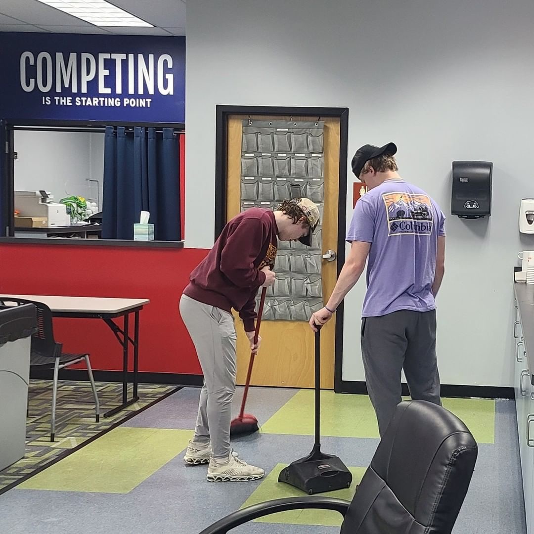 We're developing great leaders on the ice, in the classroom, and out in the community. We teach daily, on-site life skills and provide leadership coaching to give our student-athletes the tools to be future leaders.
Learn about our mentorship program >> loom.ly/Bg6CouQ