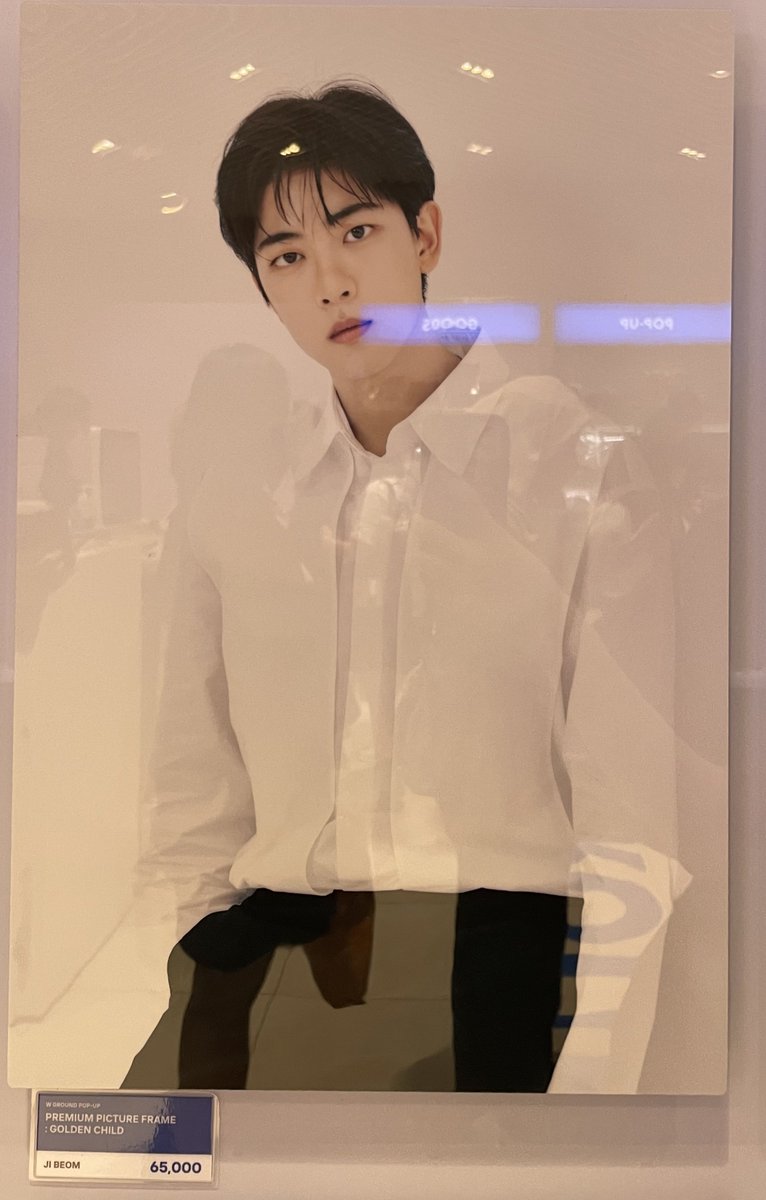 Beommu23's tweet photo. 그리고 가장 놀랐던건 새로운 착장의 골차🤩💖💖💖 역시 화이트차일드는 필승이죠🥺 굿즈들도 너무 큐티뽀쨕한 멤버들 손그림이랑 지리는 얼굴의 바인더 트레카 마테 포토북.... 이러면 그냥 홀린듯이 지갑을 열게 되는거에요😱 https://t.co/TrZMFThu5t