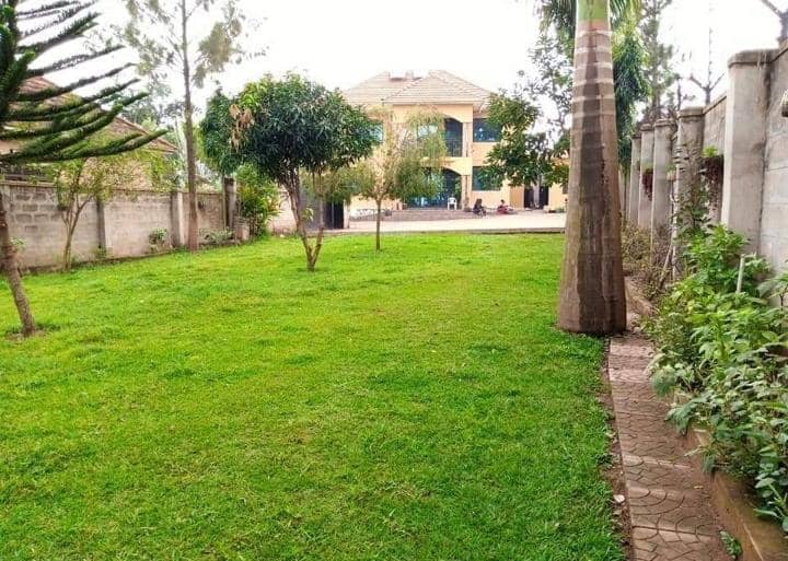 DanidoProperty's tweet photo. House for sale at Namugongo Sonde has 7 bedrooms, 5 bathrooms, boys quarters on 25 decimals. @ 700m slightly negotiable
call 0701380000 https://t.co/DH1g7L3S54