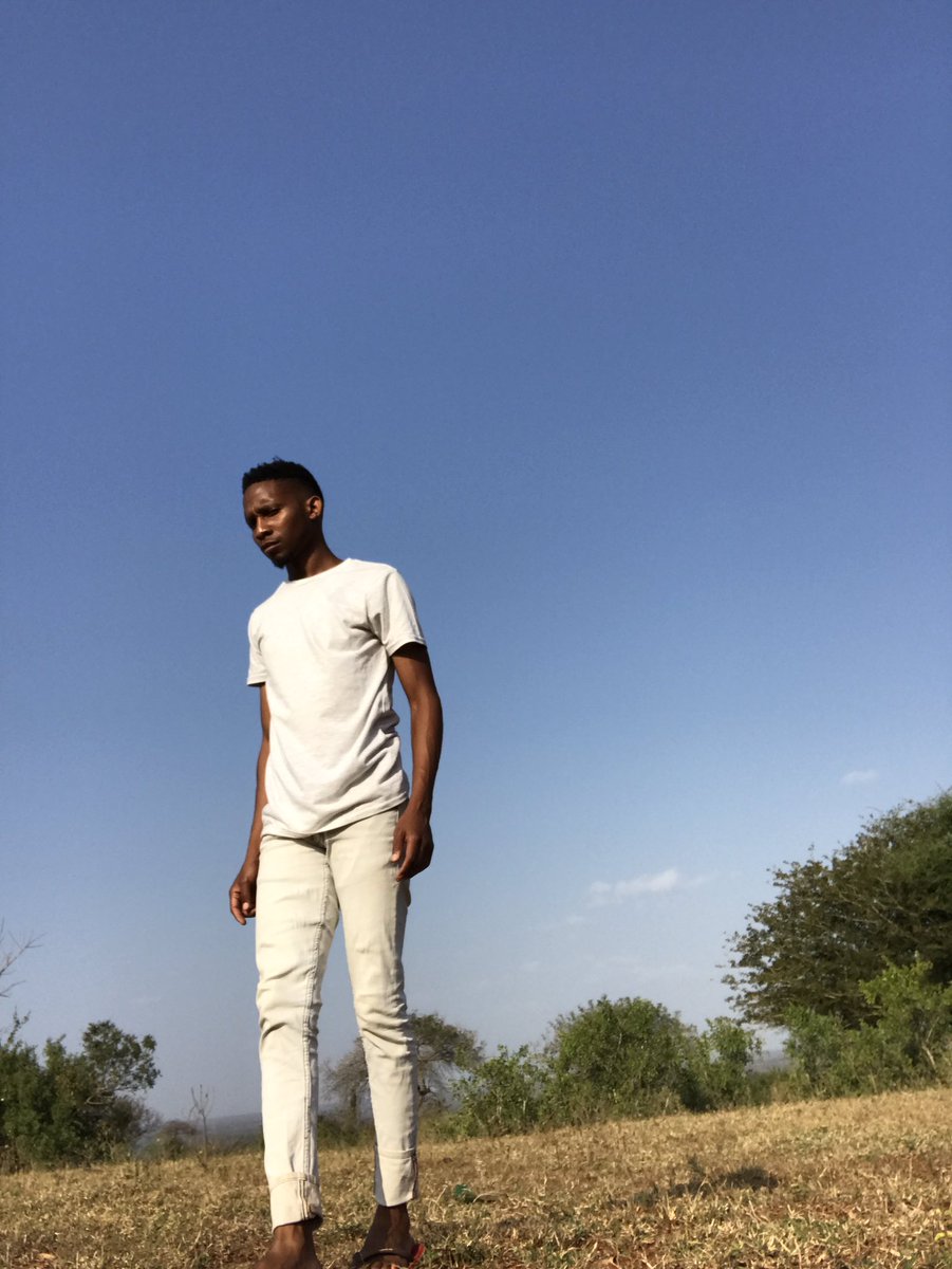falakhe02's tweet photo. Please follow my account i will follow back https://t.co/XlMfAs2P9v