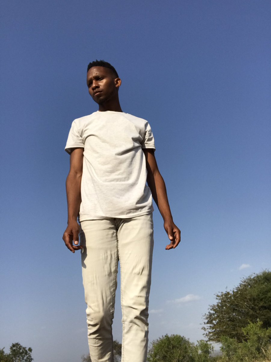 falakhe02's tweet photo. Please follow my account i will follow back https://t.co/XlMfAs2P9v
