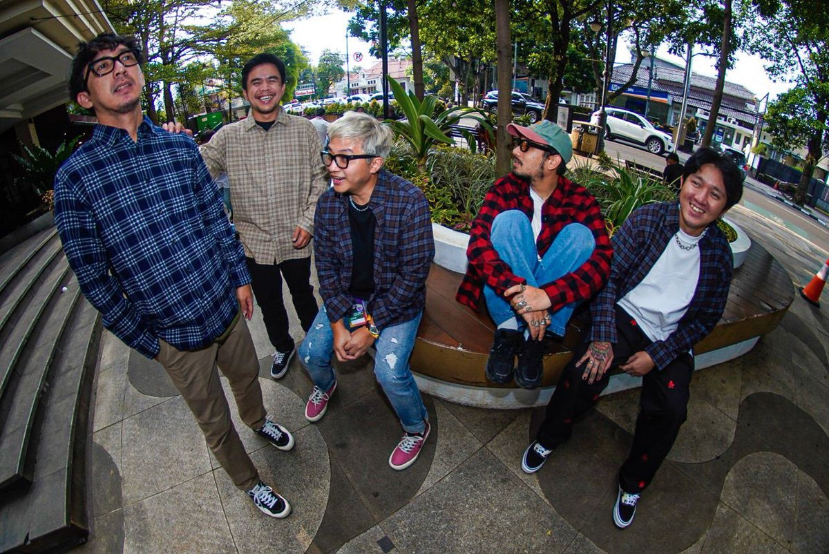 katadochi's tweet photo. Happy Monday! Akhirnya bisa ikutan #gengflannel nih haha ada yg mau join juga? https://t.co/jOJbbvmm8F