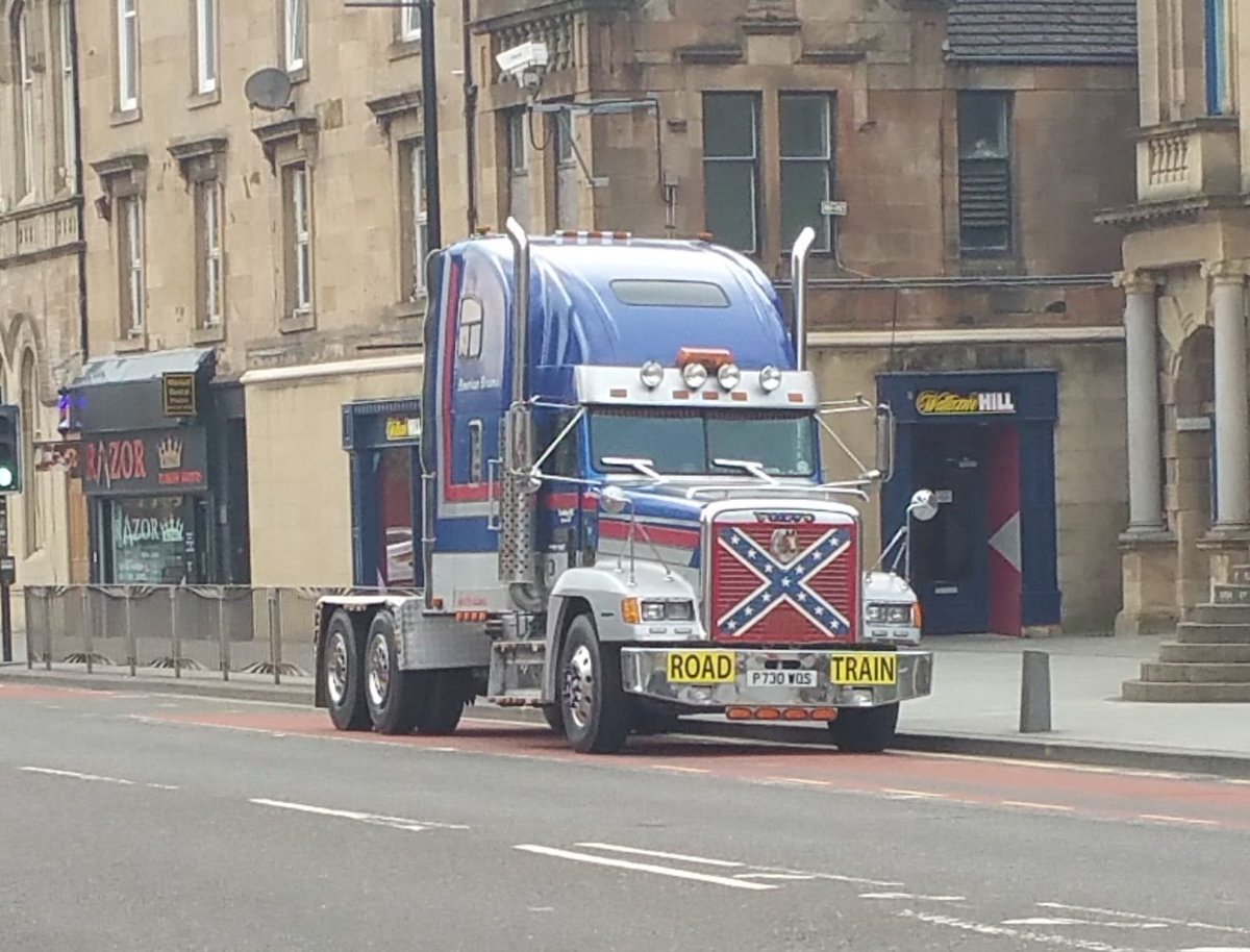 Bluearoo's tweet photo. The Rutherglen racist truck took its jacket off and turned it inside out for today's special event. https://t.co/IJLVzo2SeT