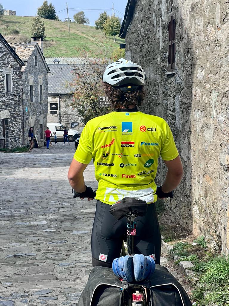 PlataformaPEP's tweet photo. 🚴‍♂️ ¡Continuamos con nuestro #CaminoDeSantiago hacia la #14ConferenciaPassivhaus! ¡Ya queda poco! 

Estás a tiempo... ¡Apúntate! ➡ https://t.co/ZBSHRE9gY6

#passivhouse #arquitectura #architecture #greenbuilding #eficienciaenergetica #energyefficiency #netzero #casinulo #nzeb https://t.co/SorsdELqCD
