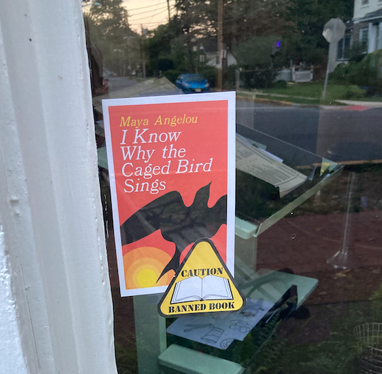 PrincetonMS_LC's tweet photo. Spotted on my morning walk! 👏👏👏 @artsparksstudio Aunt Chubby's @hopewellboro @bannedbooksweek #bannedbooksweek https://t.co/Eg82LIR07G