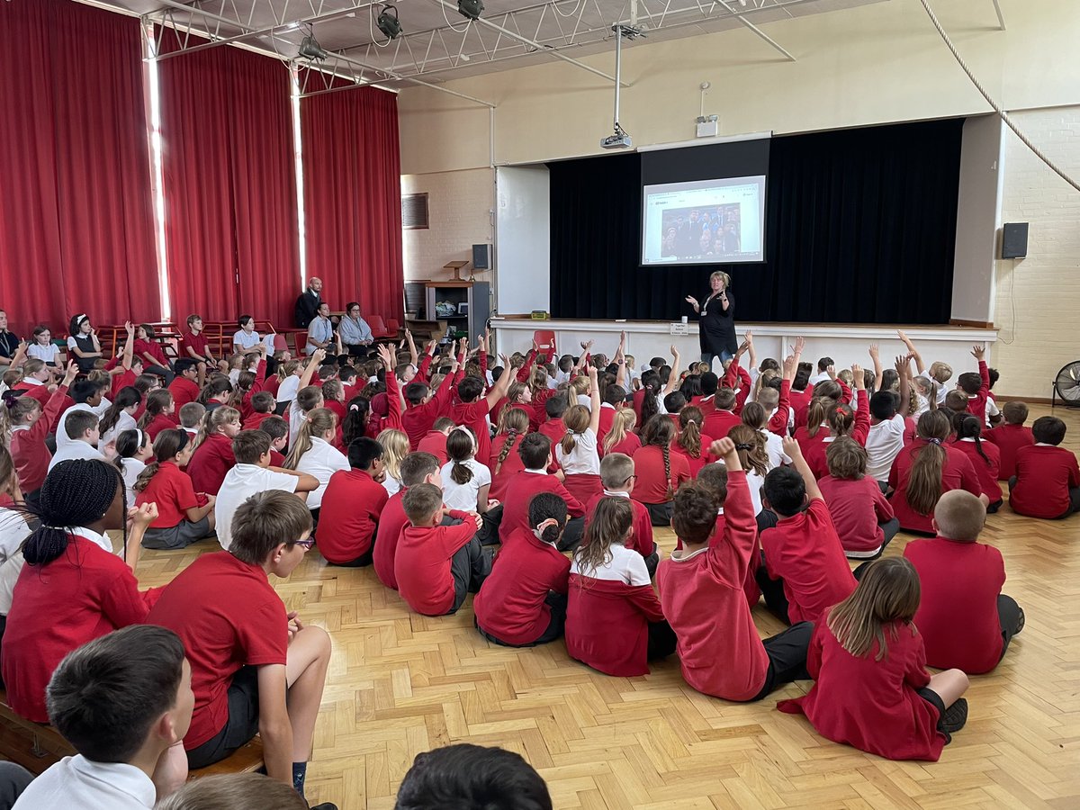 Wilburyjunior21's tweet photo. Each of the #Agoralearning schools took part in finding out about the Queen Elizabeth II on Friday, we looked at her reign in the 80’s. https://t.co/hEHsGsTvHl