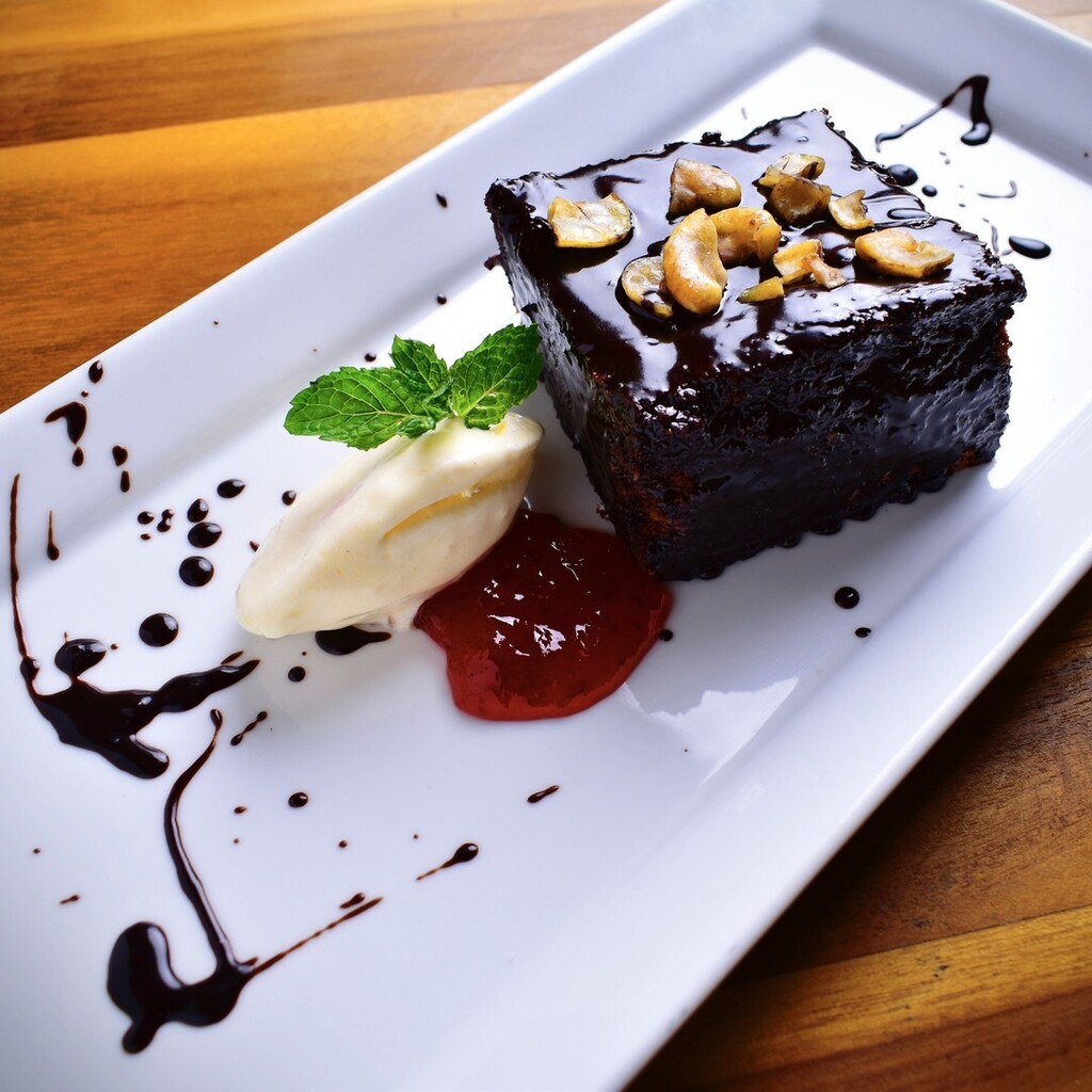 Life Without 🍫 Is Like A 🏖 Without 🌊.

Our famous chocolate brownies cake just got even better. We serve it now with hight quality gelato! 😋
That's why we call it 'Easy Chocolate Dream'

#easygardenresto #restojogja #kulinerjogja #jogjafood #jogjacul… instagr.am/p/CisAFlnBrWr/