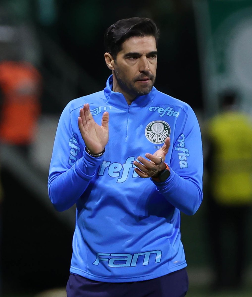 Palmeiras's tweet photo. Palmas pra você que acordou na liderança do @Brasileirao mais uma vez 👏

Bom dia, #FamíliaPalmeiras! 😅💚

#Se7eAtos
#AvantiPalestra 
#JuntosNoBrasileirão https://t.co/zJ6FC3Dwcv