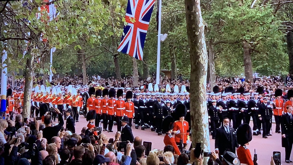 So grateful to all of our teams <a href="/TeamQEH/">The QEH King's Lynn</a> for making TVs available in our wards and departments for patients &amp; staff to watch the #queensfuneral, knowing it will mean so much 🙏🖤
#funeralprocession #QueenElizabethII #TeamQEH #thankyou
