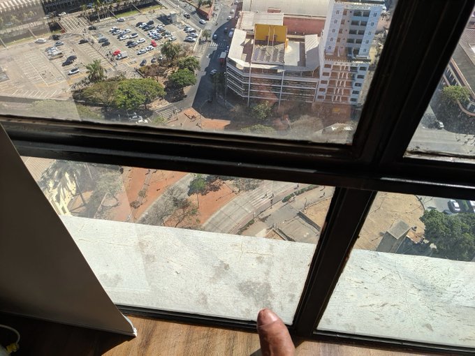 Cuidado p não cair 😈 https://t.co/6TAsggqs9r