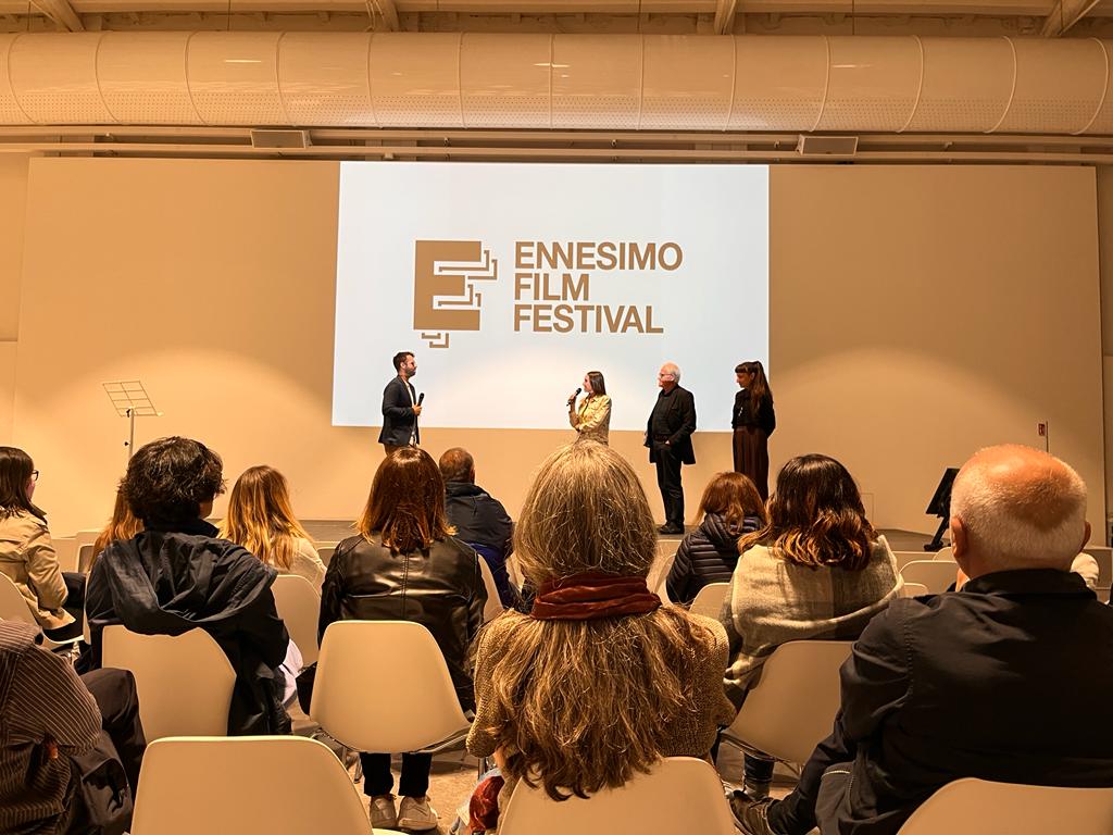 ennesimoFF's tweet photo. La menzione Giustizia di Non è l'Ennesimo festivalfilosofia 2022 - https://t.co/ymBZqeO4lx

Sabato 17 settembre al Crogiolo Marazzi le proiezioni di
Non è l'Ennesimo festivalfilosofia
La giuria selezionata da Ennesimo in collaborazione con festivalfilosofia ha decretato ... https://t.co/Lpuojyk6YW