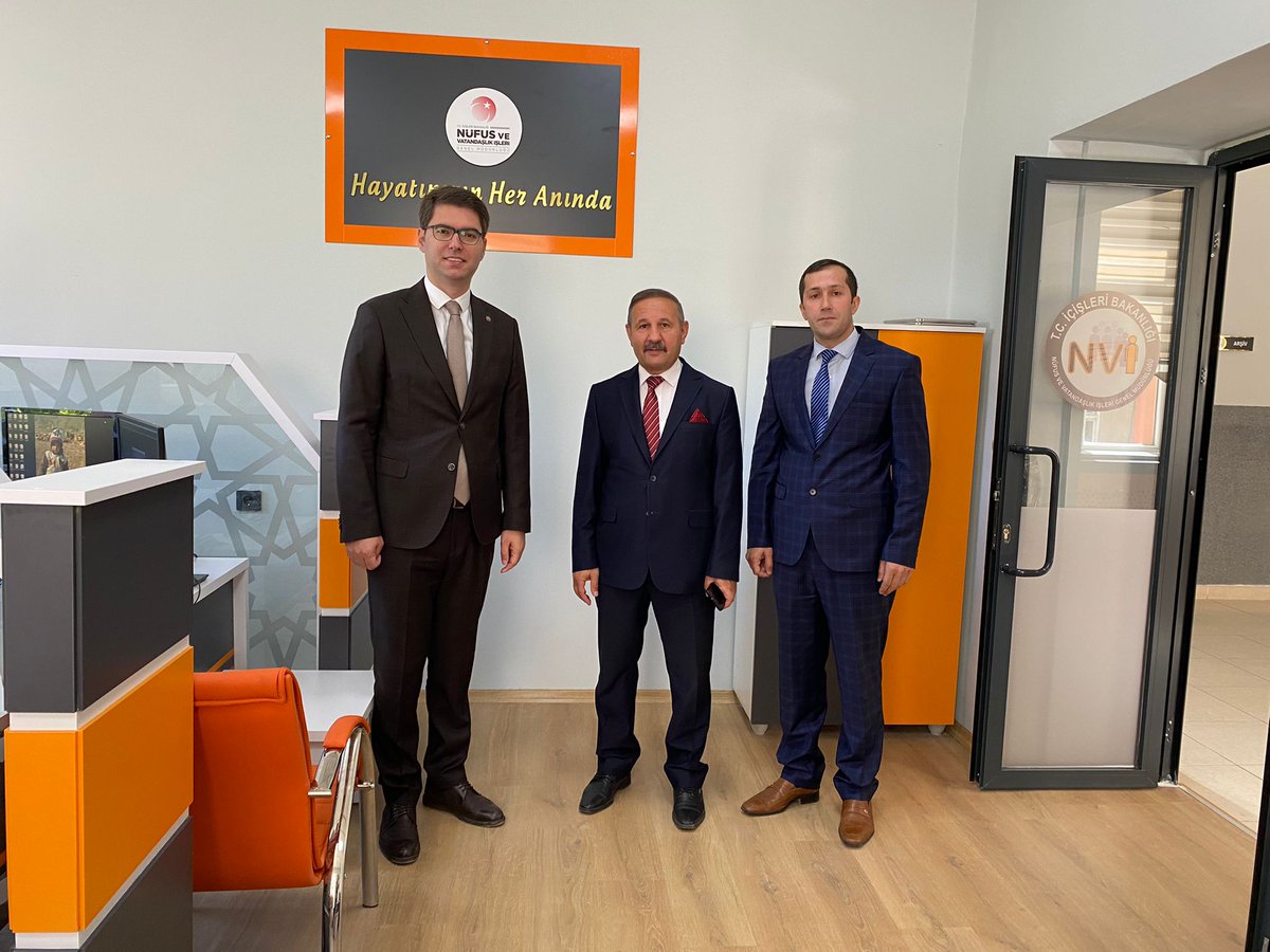 AskaleKaymkmlg's tweet photo. Kaymakamımız Sn Murat KARALOĞLU Belediye Bşk Sn Ahmet YAPTIRMIŞ ilçe nüfus müdürlüğümüzü ziyaret etti. Konsep Nüfus Müdürlüğü kapsamında İlçe Nüfus müdürlüğümüz yeni yüzüyle vatandaşlarımıza daha iyi bir ortamda hizmet vermeye başladı.
Emeği geçenle teşekkür ederiz. 
@sefikaygol https://t.co/lCKjv4lHL5
