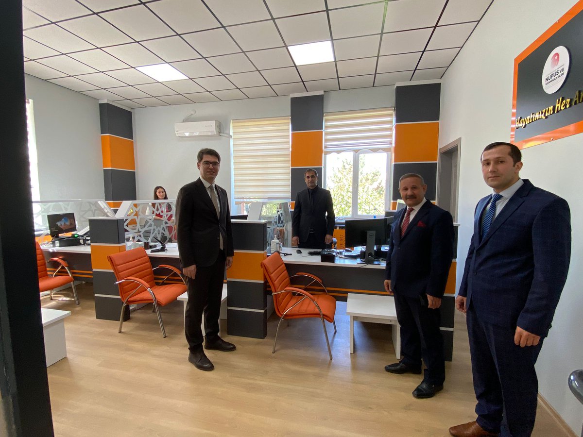 AskaleKaymkmlg's tweet photo. Kaymakamımız Sn Murat KARALOĞLU Belediye Bşk Sn Ahmet YAPTIRMIŞ ilçe nüfus müdürlüğümüzü ziyaret etti. Konsep Nüfus Müdürlüğü kapsamında İlçe Nüfus müdürlüğümüz yeni yüzüyle vatandaşlarımıza daha iyi bir ortamda hizmet vermeye başladı.
Emeği geçenle teşekkür ederiz. 
@sefikaygol https://t.co/lCKjv4lHL5