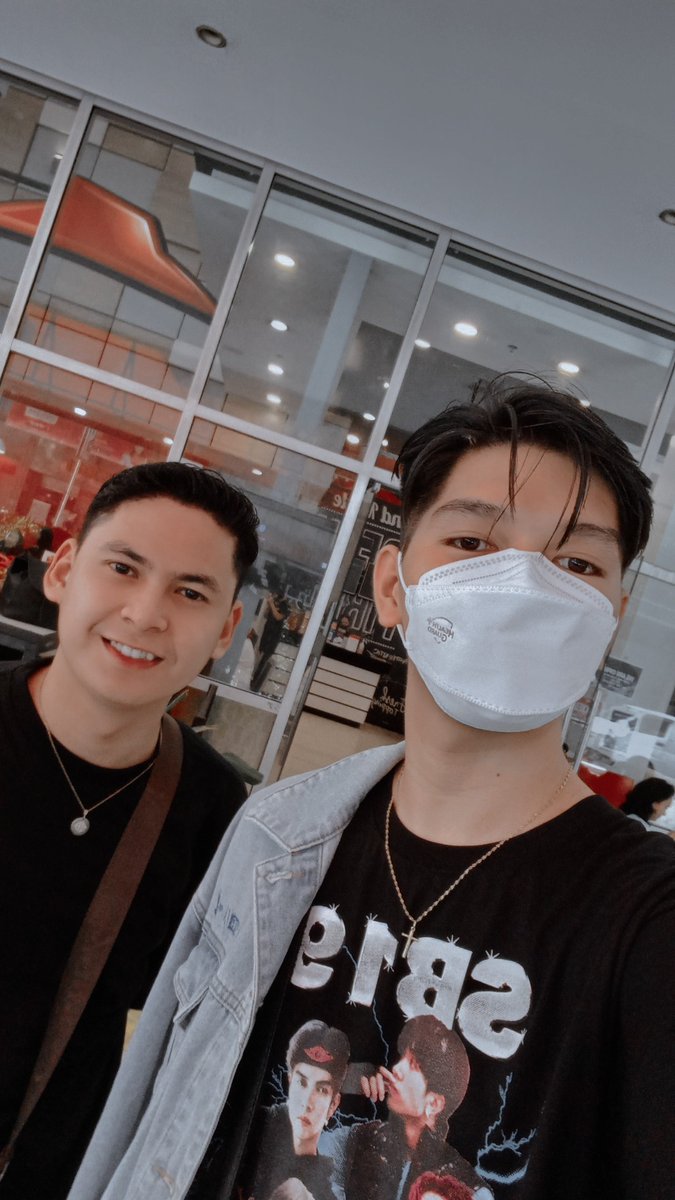 ZARACLACK's tweet photo. SLMT ate @AtinPaulyn2 at kuya @BiasniJah dahil sa inyo ang daming kong pic sa Araneta HAHAHHA🤘💯❤

@SB19Official #SB19
#WYAT #WYATTour
#WYATTourManila 💠 https://t.co/VvyiCVfaum
