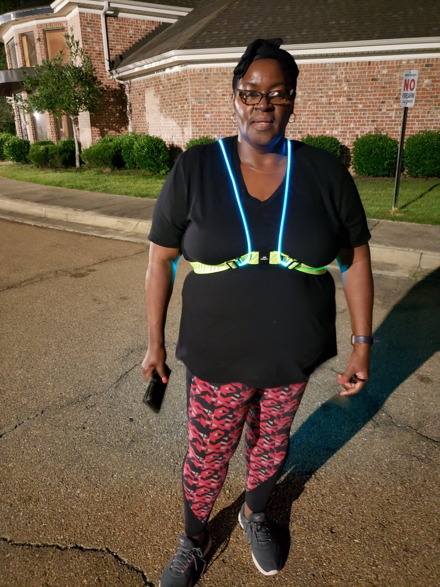 Olliegall's tweet photo. @GirlTrek One step at a time is selfcare! Lord, we thank you for this day!#MarvelousMonday #MorningMinistry
#4Dark30Crew👟 #GirlTrek
#SelfcareSeptember 
My Day 9 | #21Walks30Days
#JumpstartChallenge👟 https://t.co/iFAy2vN2bX