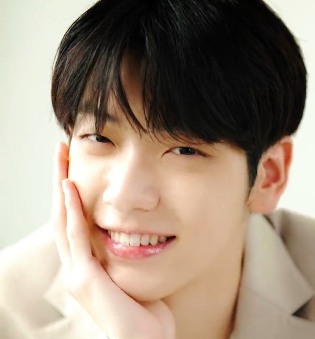 hourly soobin tweet media