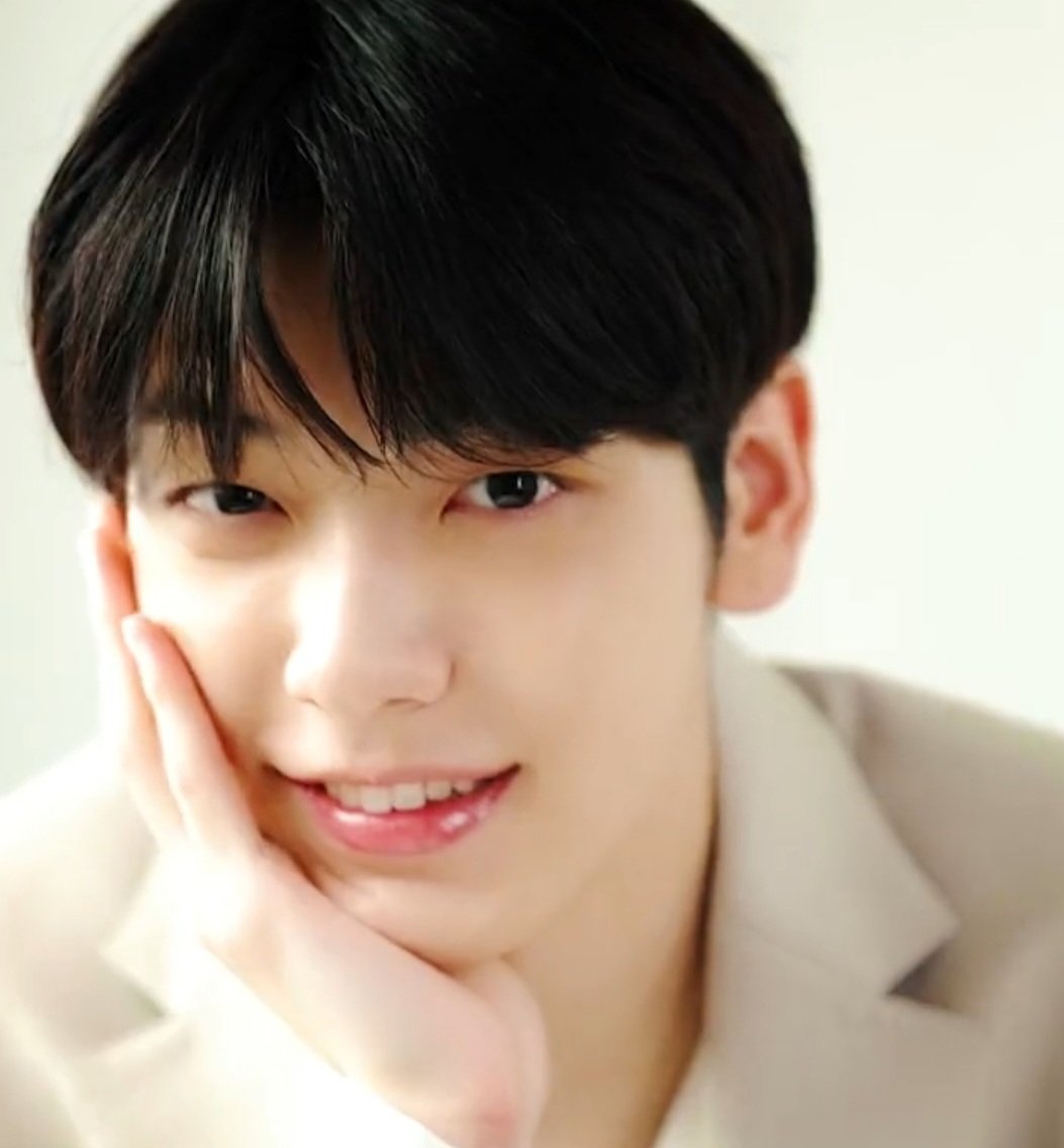 hourly soobin tweet media