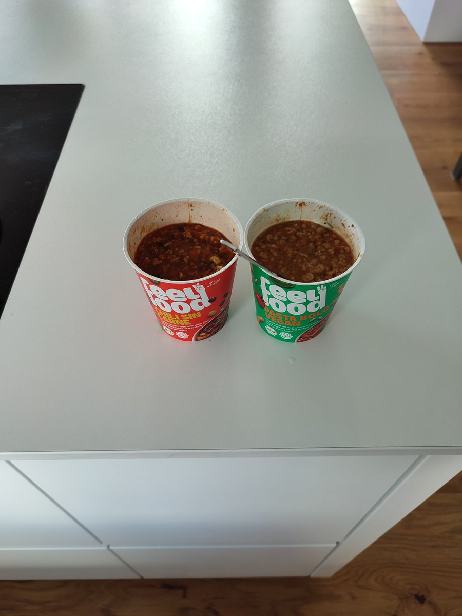 WittyTheThiev's tweet photo. Heute Mittagessen nach @xflixx Art mit #FeelFood https://t.co/ihOq861S7s