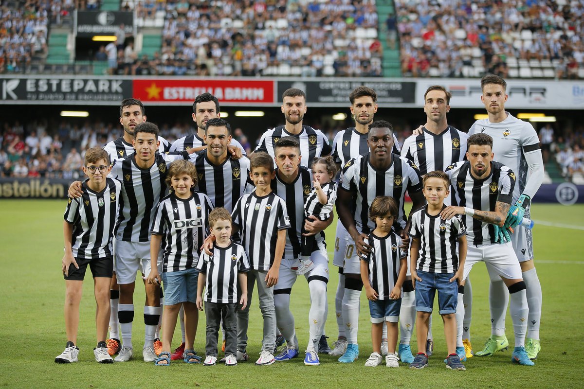 CDCastellon's tweet photo. 📸 Galeria fotográfica @cdcastellon vs Bilbao Athletic (2-0)

⚪️⚫️🆚⚪️🔴

ℹ️ https://t.co/99s1nWpNut

#PPO100👂 https://t.co/o0tZHQ4fpA