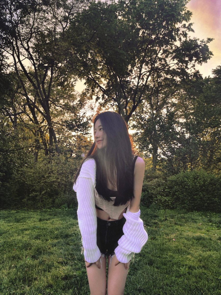 jiuer02's tweet photo. 休学回国无社交
每天都在强迫自己出去社交，但是发现交朋友是件很难的事，想认识有内涵的大叔。 https://t.co/vIhJ28HBUP